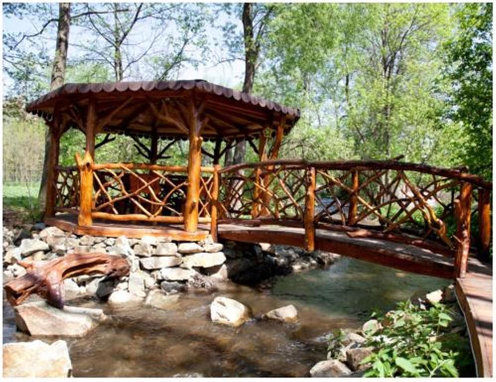 Pensiunea Pentru Tine Prietene Arcani Exteriör bild
