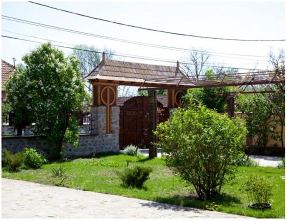 Pensiunea Pentru Tine Prietene Arcani Exteriör bild